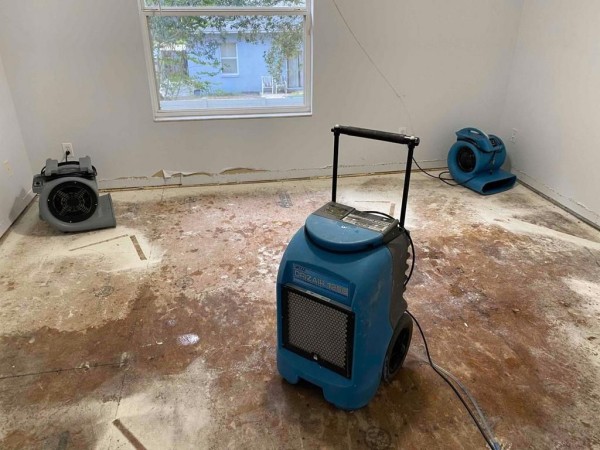 Water Damage Restoration in Winter Park, FL (1)